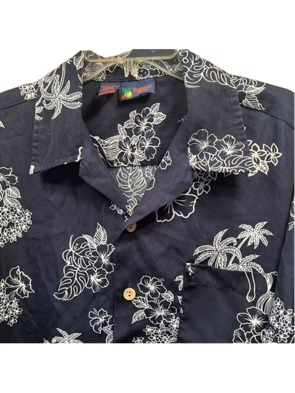 ROUNDY BAY SHIRT, Men’s Size Large, PTP 26”, L29”, Navy Blue with White, NWOT